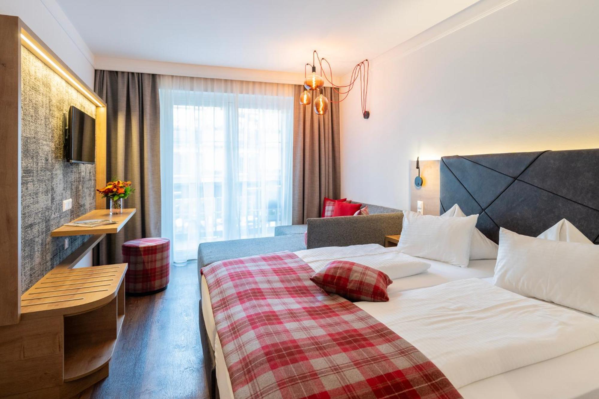 Hotel Alte Post Feld am See Extérieur photo