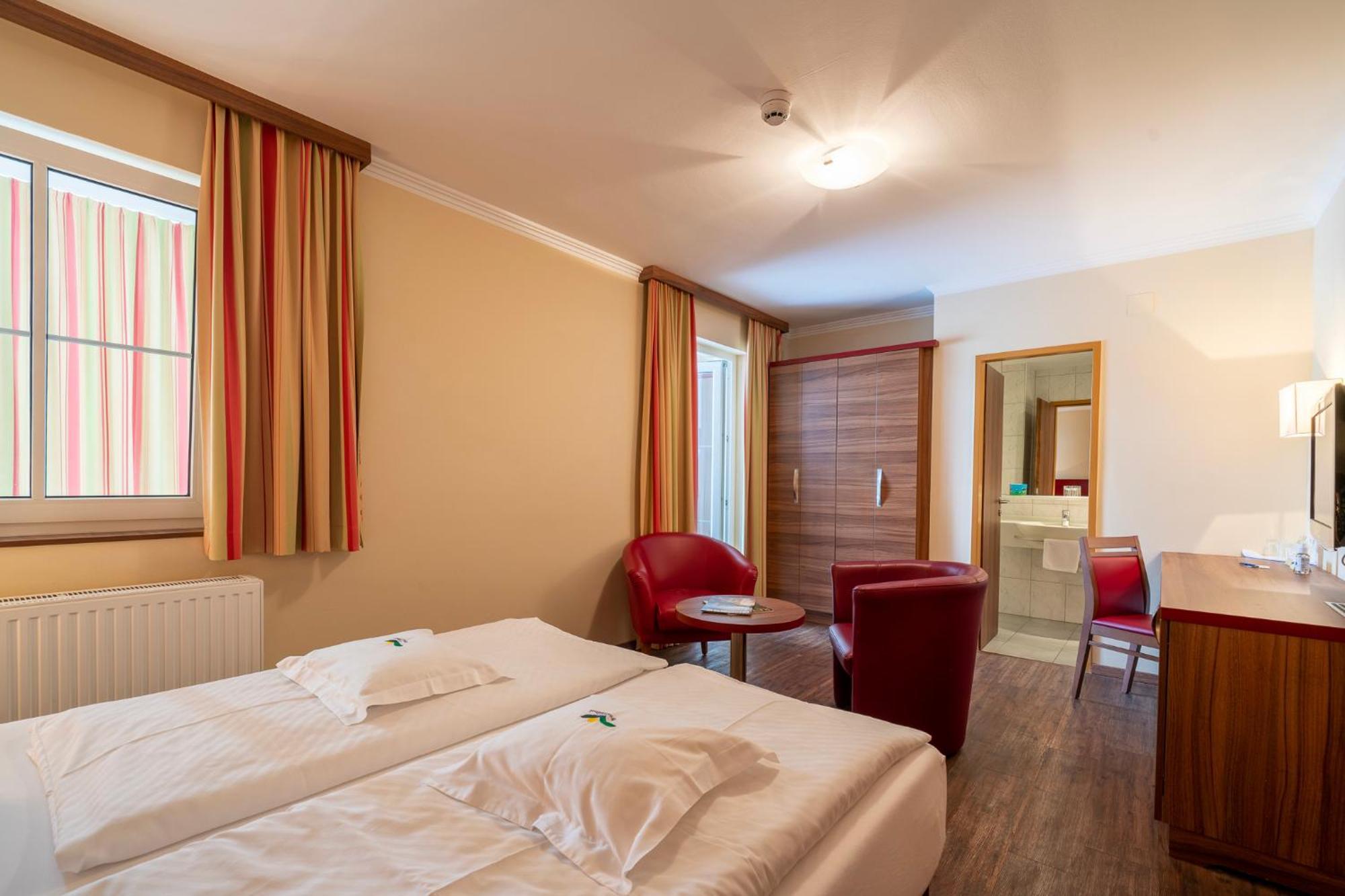 Hotel Alte Post Feld am See Extérieur photo